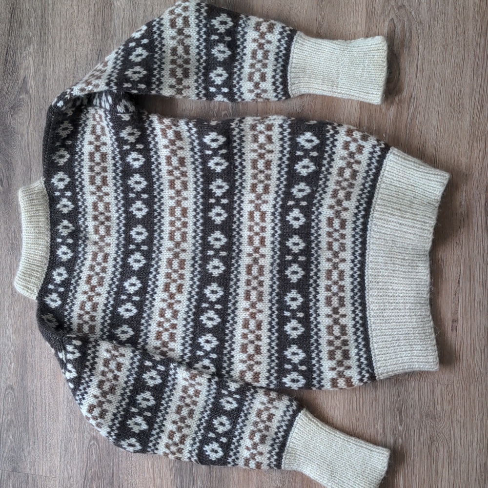 Pure Icelandic wool vintage sweater, S/M long length